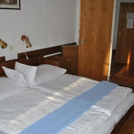 Harmonia Apartmanhaz Balatonlelle Pokoj fotografie