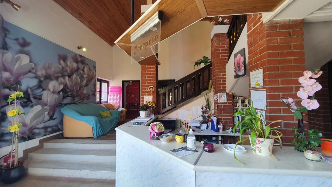 Harmonia Apartmanhaz Balatonlelle Exteriér fotografie