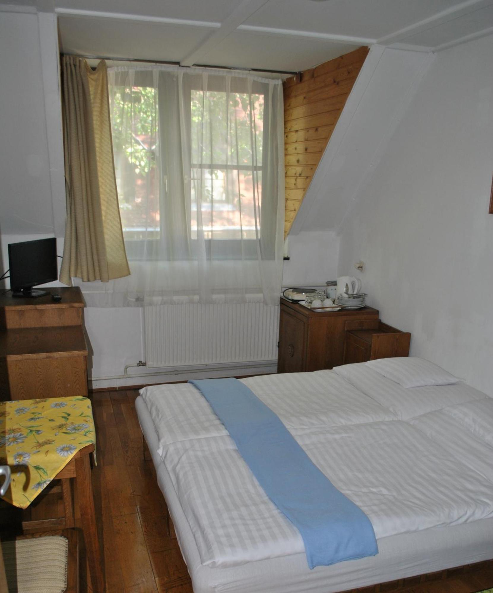 Harmonia Apartmanhaz Balatonlelle Pokoj fotografie