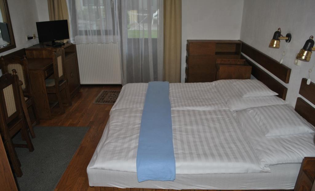 Harmonia Apartmanhaz Balatonlelle Pokoj fotografie