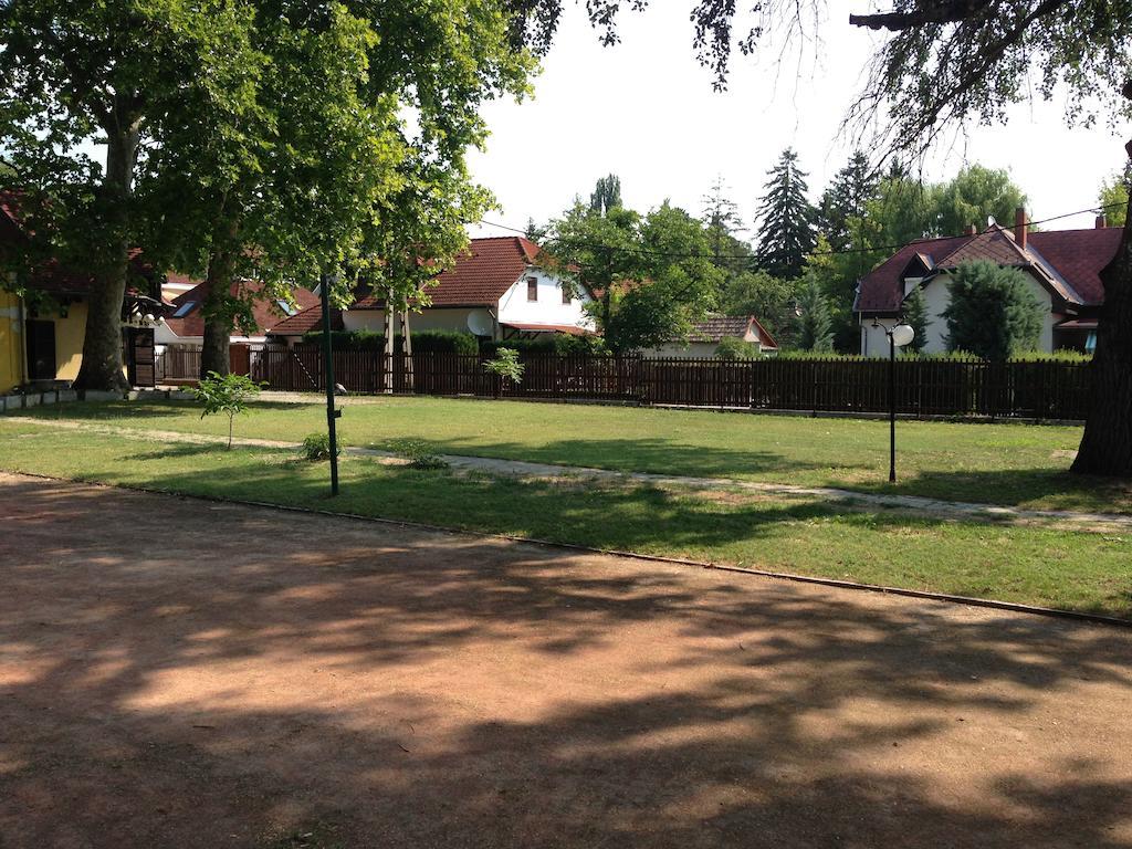 Harmonia Apartmanhaz Balatonlelle Exteriér fotografie